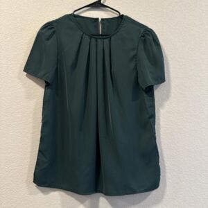 Emerald green silky short sleeve pleated front tee Size S